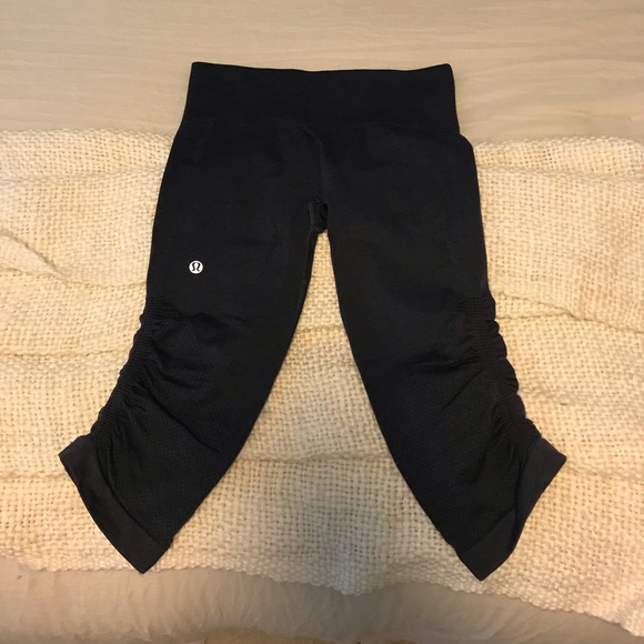 lululemon athletica Pants - Lululemon crop leggings